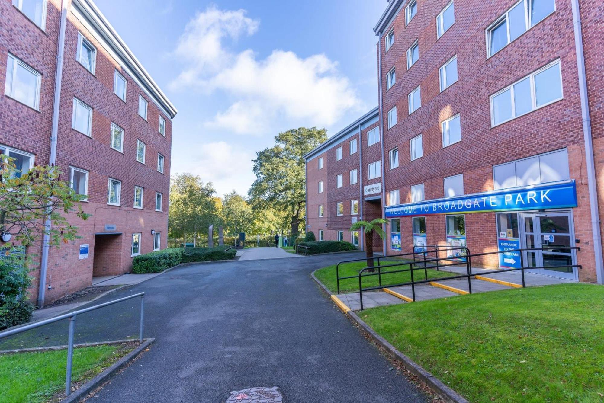 Апартаменты Broadgate Park Beeston Ноттингем Экстерьер фото